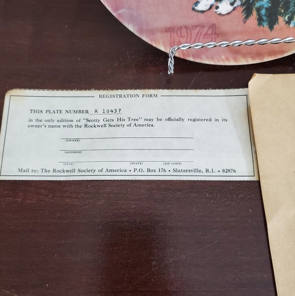 Norman Rockwell Christmas Plate 1974 “Scotty Gets His Tree “ Vintage ~ Pre-Owned - Picture 7 of 10